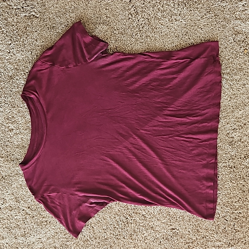 Maroon basic T shirt, maroon, size L